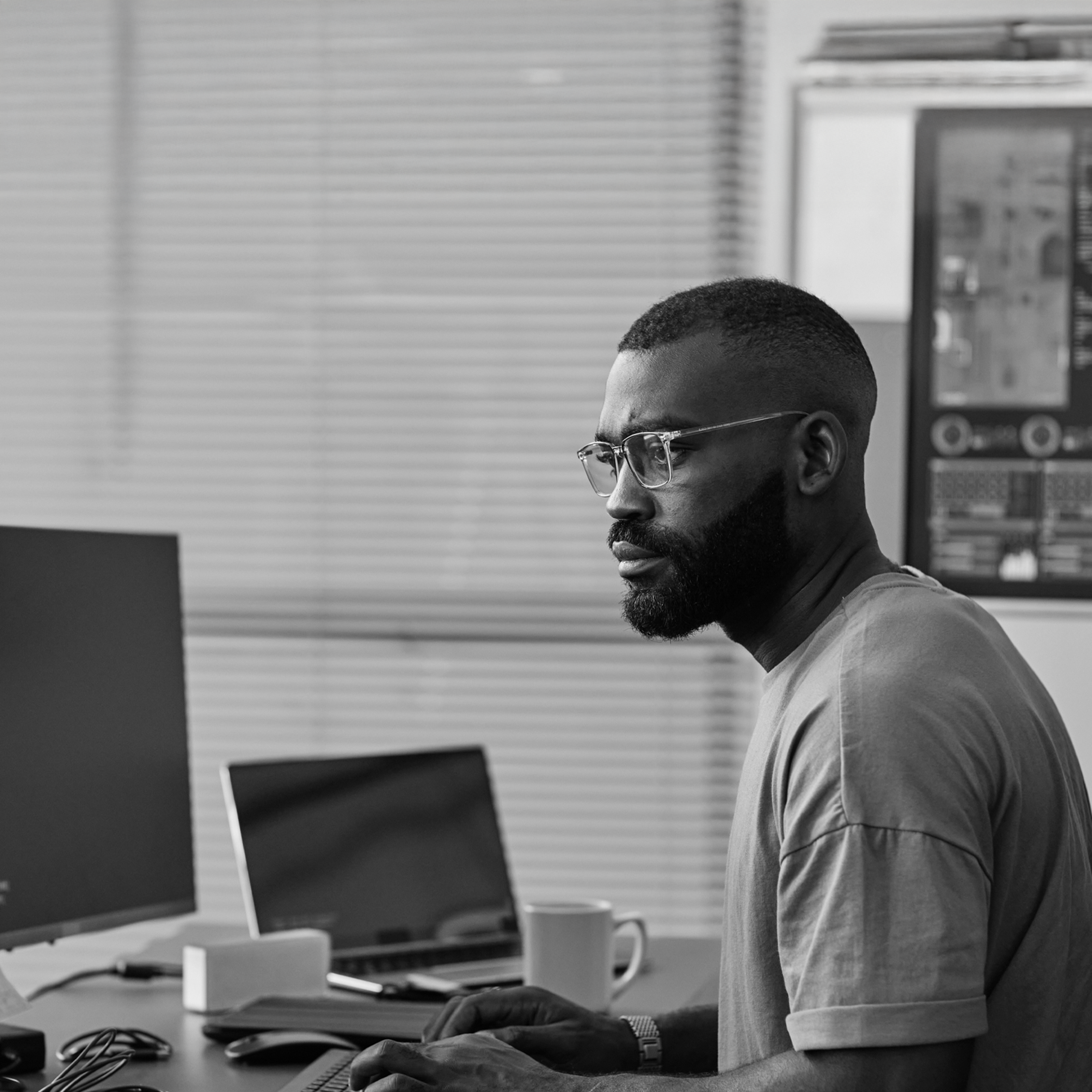 https://binarydefense.nyc3.digitaloceanspaces.com/images/hero/BD_Careers_1%402x.png